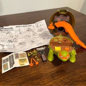 Nickelodeon Teenage Mutant Ninja Turtles Micro Mutants Mikey's Skate Park Playse